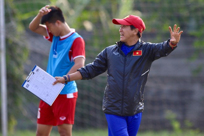 HLV Park Hang-seo đăm chiêu, nhăn nhó trong buổi tập cuối trước khi đụng độ Nhật Bản - Ảnh 2.