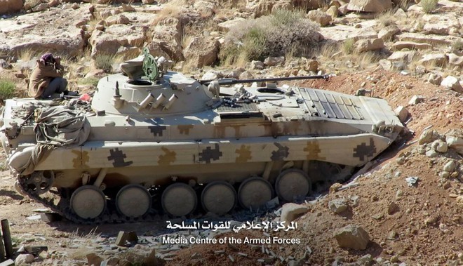 Xe thiết giáp liên quân Saudi Arabia bị bắn cháy như ngả rạ: Từ Mỹ hay Anh đều tan xác - Ảnh 11.