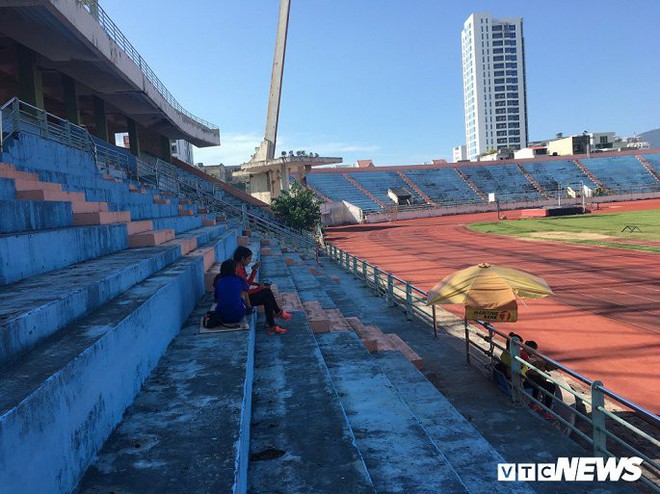 Ảnh: Sân vận động Chi Lăng tan hoang sau 8 năm lọt vào tay doanh nghiệp - Ảnh 18.