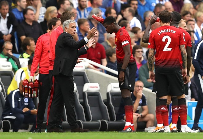 Man United đang bị phá nát bởi sự đố kỵ của Mourinho - Ảnh 4.