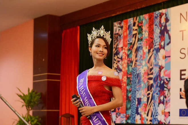 Hoa hậu Chuyển giới đầu tiên của Việt Nam: Công việc lận đận, bị đồng nghiệp soi mói - Ảnh 1.