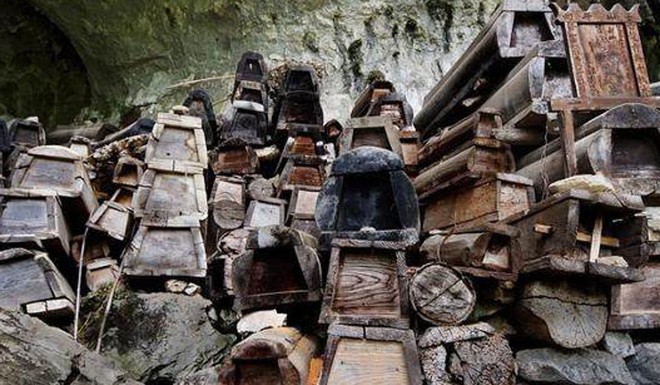 Chính phủ cấm chôn cất, quan tài ở Trung Quốc được tái sử dụng để làm đồ nội thất - Ảnh 3.