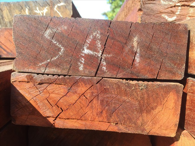 Ban quản lý dự án lý giải nguyên nhân cầu lát gỗ lim ở Huế chưa thi công xong đã nứt - Ảnh 4.