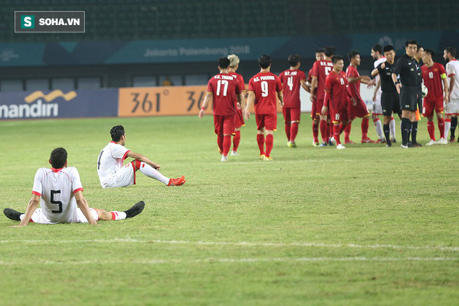 Sau chiến thắng nghẹt thở, U23 Việt Nam làm điều khiến Hùng Dũng sẽ phải nhỏ lệ - Ảnh 8.