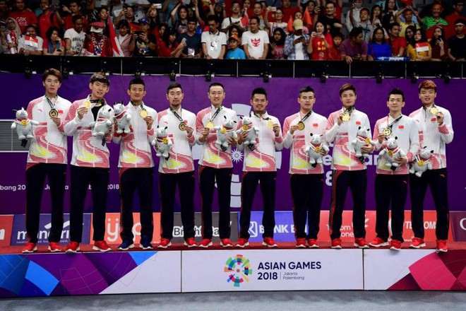 Không cần chạm tay vào vợt, Lin Dan vẫn ung dung giành HCV Asiad 2018 - Ảnh 1.