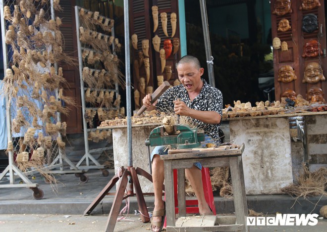 Ảnh: Hô biến gốc tre thành những ông Phúc Lộc Thọ độc đáo - Ảnh 1.