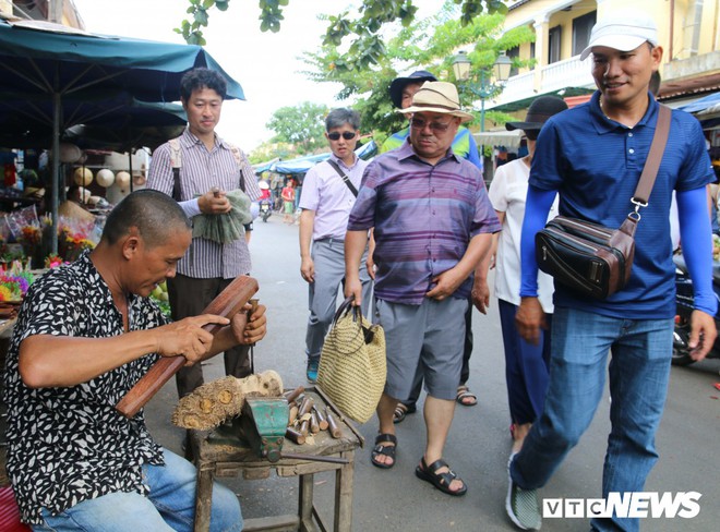 Ảnh: Hô biến gốc tre thành những ông Phúc Lộc Thọ độc đáo - Ảnh 12.