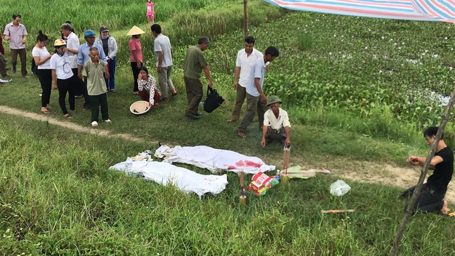 Về quê thắp hương ngày rằm, ô tô 7 chỗ bị tàu hỏa tông, 2 người tử vong tại chỗ - Ảnh 3.