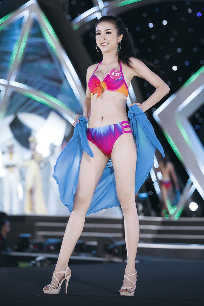 Lộ diện 3 thí sinh có thân hình đẹp nhất Hoa hậu Việt Nam sau màn thi bikini bốc lửa - Ảnh 4.