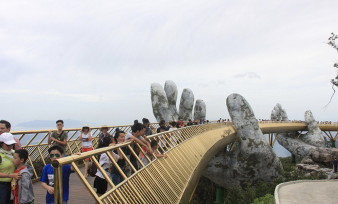 Cầu Vàng ở Đà Nẵng lọt top 100 điểm đến tuyệt vời nhất thế giới - Ảnh 2.