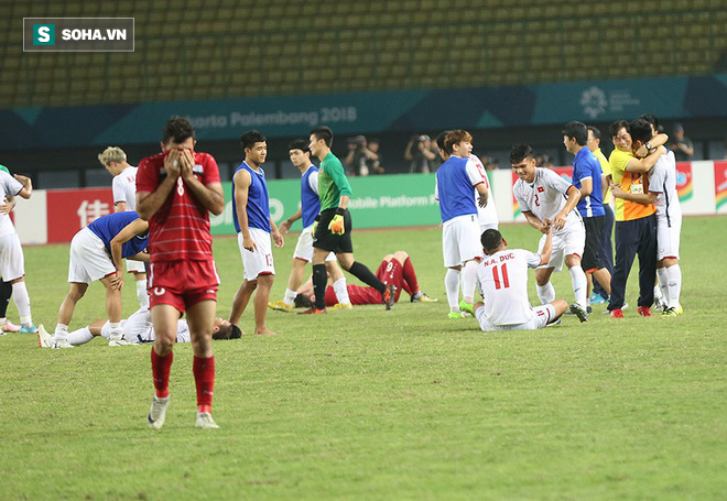 Cầu thủ Syria gục ngã, bật khóc giữa màn ăn mừng của U23 Việt Nam - Ảnh 6.