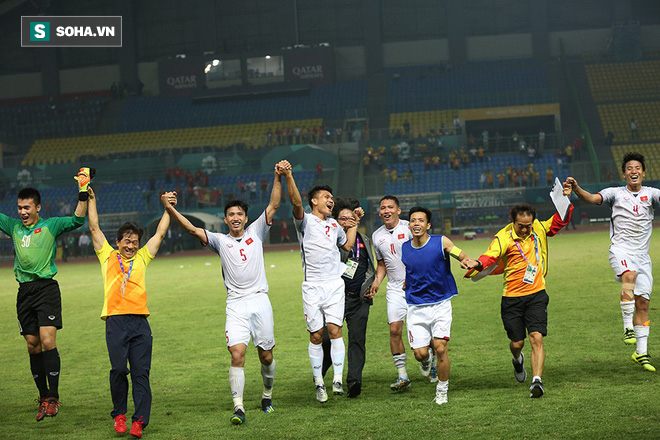 Cầu thủ Syria gục ngã, bật khóc giữa màn ăn mừng của U23 Việt Nam - Ảnh 11.