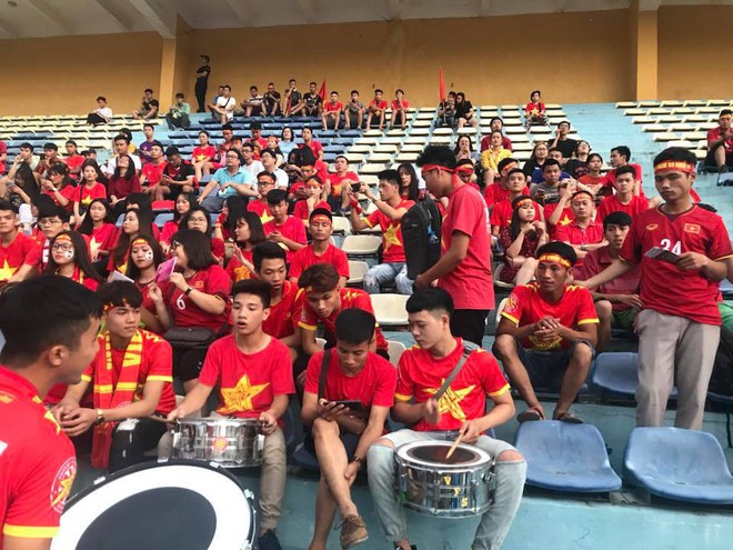[TRỰC TIẾP] Khắp nơi nóng rực trước trận đấu lịch sử của U23 Việt Nam vs U23 Syria - Ảnh 1.