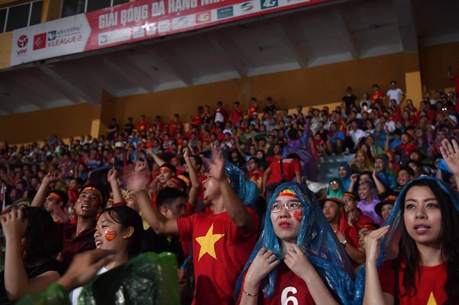 [TRỰC TIẾP] Khắp nơi nóng rực trước trận đấu lịch sử của U23 Việt Nam vs U23 Syria - Ảnh 1.