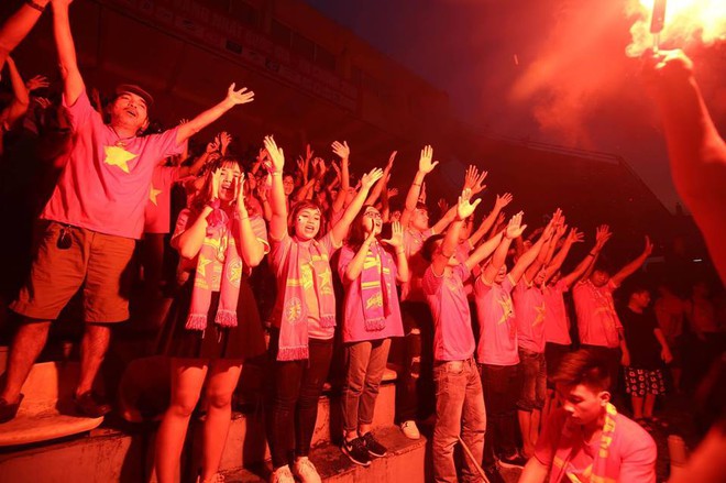 [TRỰC TIẾP] Khắp nơi nóng rực trước trận đấu lịch sử của U23 Việt Nam vs U23 Syria - Ảnh 2.