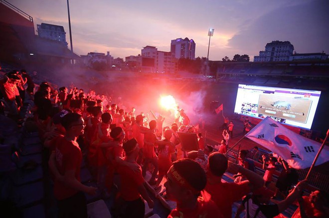 [TRỰC TIẾP] Khắp nơi nóng rực trước trận đấu lịch sử của U23 Việt Nam vs U23 Syria - Ảnh 3.