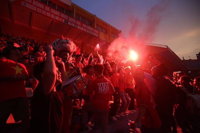 [TRỰC TIẾP] Khắp nơi nóng rực trước trận đấu lịch sử của U23 Việt Nam vs U23 Syria - Ảnh 5.