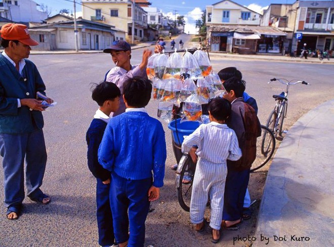 Bộ ảnh Đà Lạt những năm 90 bỗng gây sốt mạng xã hội Việt với hơn 5 nghìn chia sẻ - Ảnh 2.