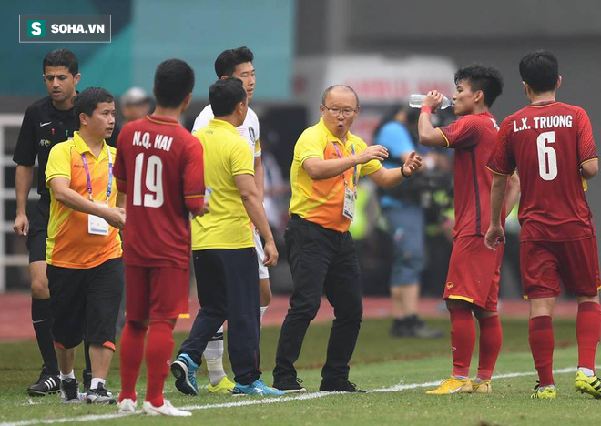 Đừng buồn, hãy ngẩng cao đầu để tìm cầu vồng, các chàng trai U23 Việt Nam ạ! - Ảnh 3.