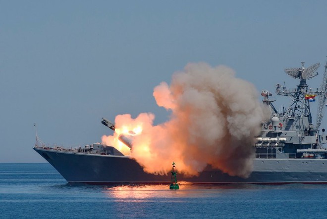 Chuyên gia: Tàu chiến Nga sẽ ngay lập tức biến thành sắt vụn nếu dám tấn công Mỹ ở Syria - Ảnh 1.
