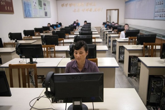 Ảnh: Tiết lộ về cuộc sống học tập và lao động thường ngày ở Triều Tiên - Ảnh 13.