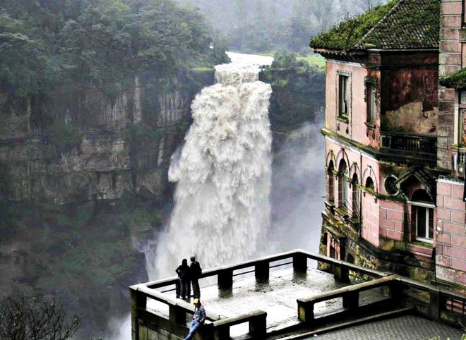 Hotel Del Salto: Khách sạn bỏ hoang từng được giới thượng lưu yêu thích, giờ trở thành địa điểm tự sát vì một truyền thuyết lạ - Ảnh 7.