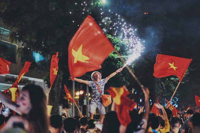 Những hình ảnh chỉ Việt Nam mới có khiến CĐV nước bạn phải nể phục - Ảnh 13.
