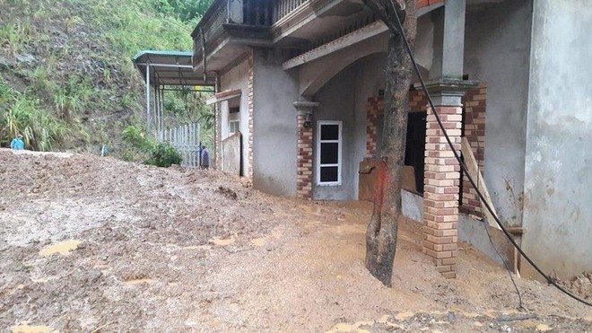 Mưa lớn vùi lấp nhiều phòng học tại huyện vùng cao Thanh Hoá - Ảnh 7.