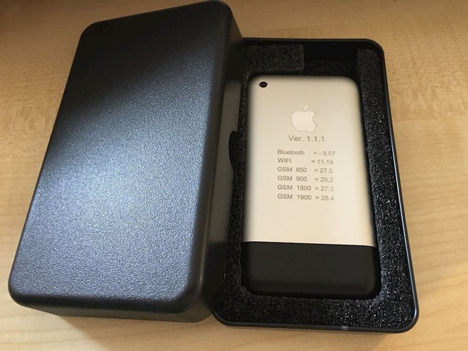Hình ảnh về iPhone 2G đầu tiên của Apple được bán với giá 13.000 USD trên eBay - Ảnh 2.