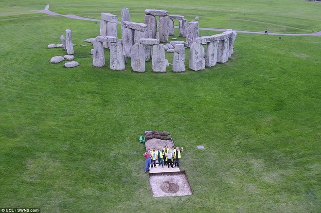 Phát hiện thêm bí ẩn ở bãi đá cổ Stonehenge 5.000 năm ở Anh - Ảnh 1.
