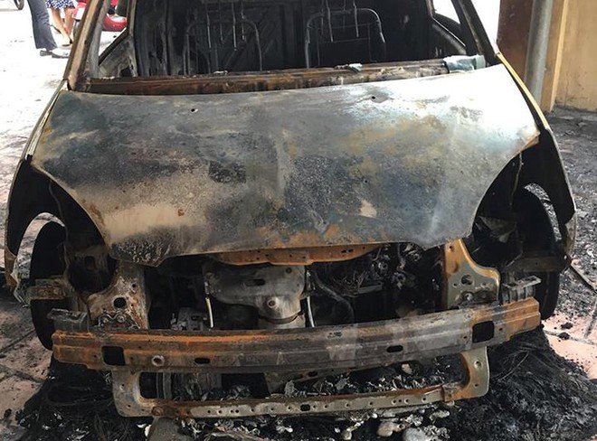 Xe ô tô của đại uý CSGT bị đốt cháy rụi trước cổng trụ sở - Ảnh 2.