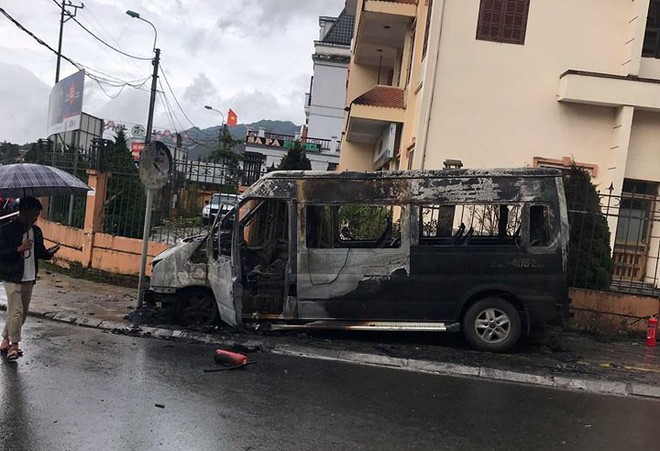 Cảnh sát ở Sapa trưng dụng xe hút bể phốt chữa cháy ô tô khách - Ảnh 5.