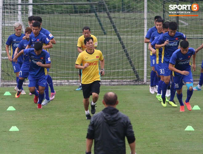 Trọng Đại sung sức, Quang Hải tươi tắn sau chiến thắng trước U23 Palestine - Ảnh 9.