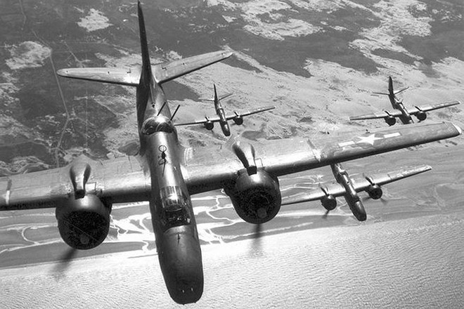Ảnh: 10 máy bay “tử thần” lặng lẽ trên bầu trời thời chiến tranh - Ảnh 4.
