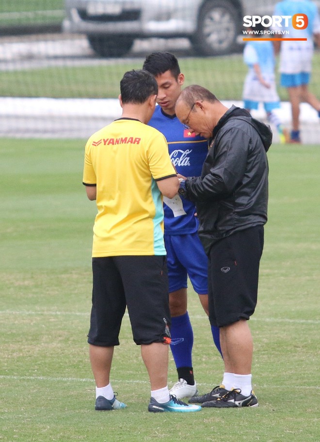 Trọng Đại sung sức, Quang Hải tươi tắn sau chiến thắng trước U23 Palestine - Ảnh 7.