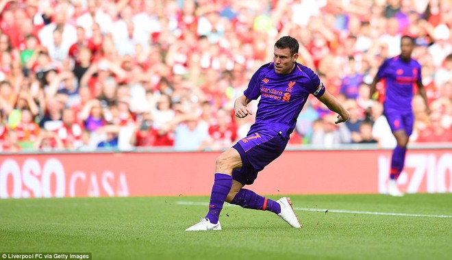 Sau màn vùi dập Man United, Liverpool dìm thêm Á quân Serie A trong mưa bàn thắng - Ảnh 10.