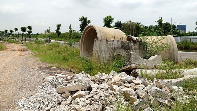 Ngổn ngang tuyến đường đổi bằng 180ha “đất vàng” ở Hà Nội - Ảnh 9.