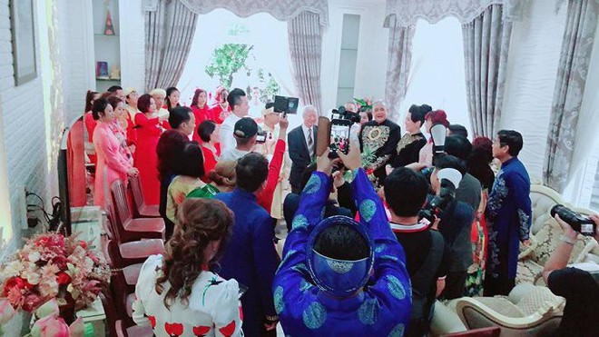 NSND Hồng Vân - Tuấn Anh xúc động tổ chức lễ cưới cho con gái tại Việt Nam - Ảnh 4.