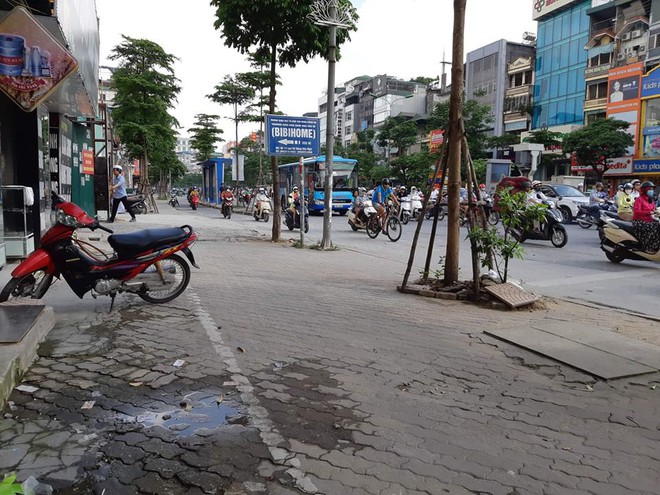 Đánh ghen trên phố Xã Đàn: Cả bố mẹ vợ đều có mặt tại hiện trường - Ảnh 1.