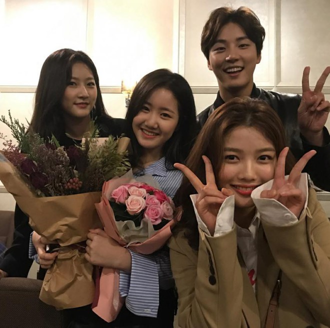 Khoảnh khắc sao nhí - tiền bối hội ngộ sau nhiều năm gây bão: Người dậy thì thành công, kẻ xuống sắc khó nhận ra - Ảnh 14.