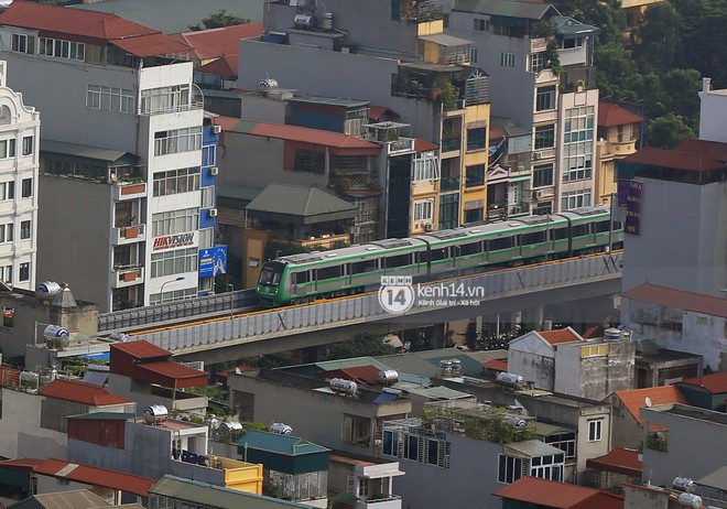 Chùm ảnh: Hành trình 15 phút đoàn tàu đường sắt trên cao lao vun vút từ ga Cát Linh tới Yên Nghĩa - Ảnh 11.