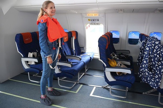 Cận cảnh lò đào tạo các nữ tiếp viên hàng không Nga xinh đẹp - Ảnh 9.