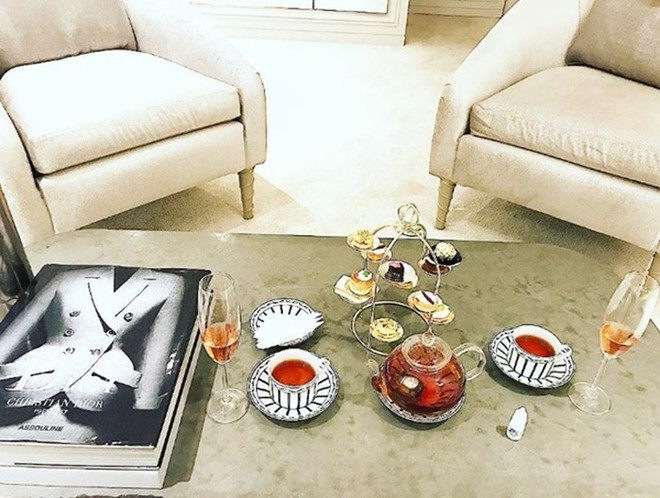 Danh hiệu hoa hậu giúp gia cảnh Đặng Thu Thảo và Phạm Hương thay đổi ra sao? - Ảnh 9.