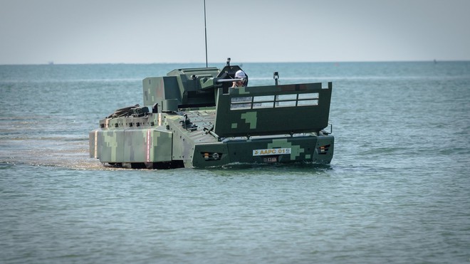Cận cảnh Thái Lan đưa xe thiết giáp tự chế tạo đi “học bơi” - Ảnh 3.