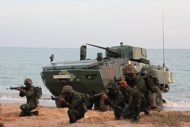 Cận cảnh Thái Lan đưa xe thiết giáp tự chế tạo đi “học bơi” - Ảnh 8.