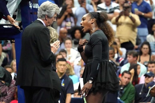 Thua đau chung kết, Serena Williams còn mất gần 400 triệu đồng - Ảnh 1.