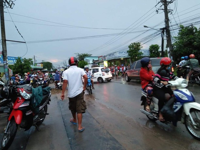 Bình Dương: Một người tử vong vì bị mưa lớn cuốn xuống cống thoát nước - Ảnh 1.