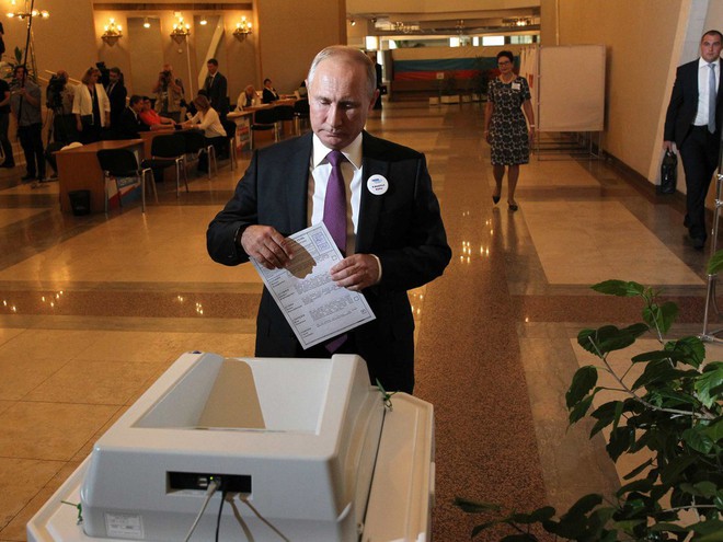 Gặp rắc rối khi đi bầu cử, Tổng thống Putin bị từ chối tới hai lần - Ảnh 1.