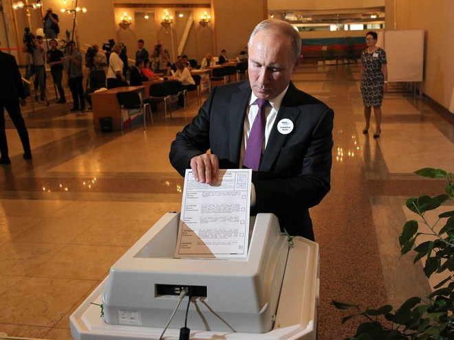 Gặp rắc rối khi đi bầu cử, Tổng thống Putin bị từ chối tới hai lần - Ảnh 9.