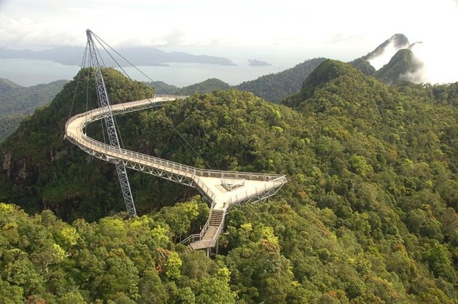 10 cây cầu kỳ lạ và độc đáo nhất trên thế giới - Ảnh 2.